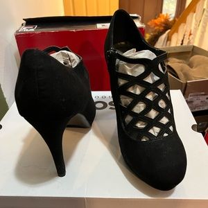 IMPO Black size 10 womens heel 3 inch heel suede material